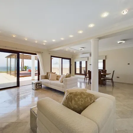 Fabulous Front House With Pool Larnaca