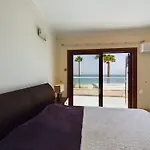 Villa Fabulous Front House With Pool