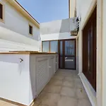 Villa Fabulous Front House With Pool *