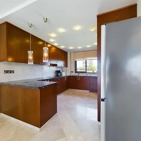 Fabulous Front House With Pool