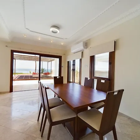 Βίλα Fabulous Front House With Pool
