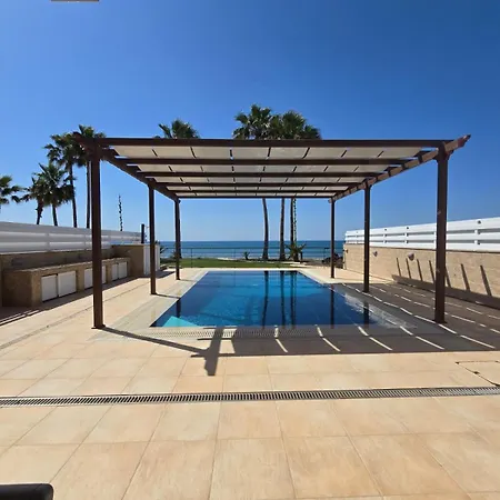 Fabulous Front House With Pool Larnaca