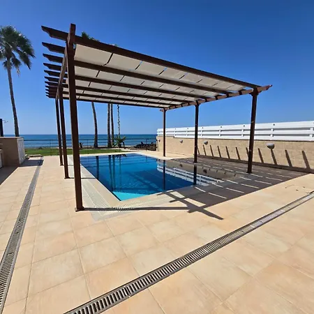 Fabulous Front House With Pool Larnaca