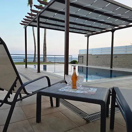 Βίλα Fabulous Front House With Pool