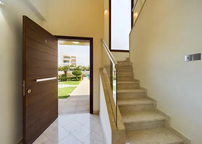 Fabulous Front House With Pool Larnaca