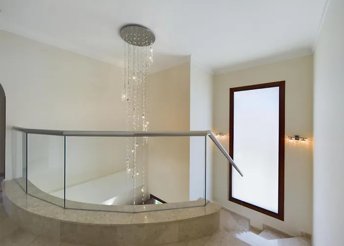 Fabulous Front House With Pool