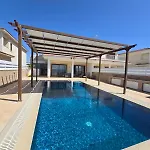 Fabulous Front House With Pool Larnaca