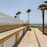 Villa Fabulous Front House With Pool *