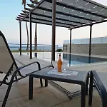 Villa Fabulous Front House With Pool