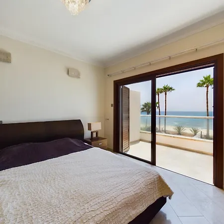 Villa Fabulous Front House With Pool *