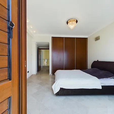 Fabulous Front House With Pool Larnaca