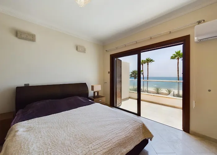 Villa Fabulous Front House With Pool *