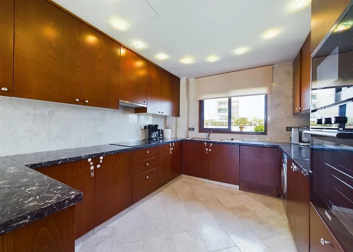 Fabulous Front House With Pool